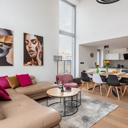 Premiumn Penthouse With Terrace In פראג