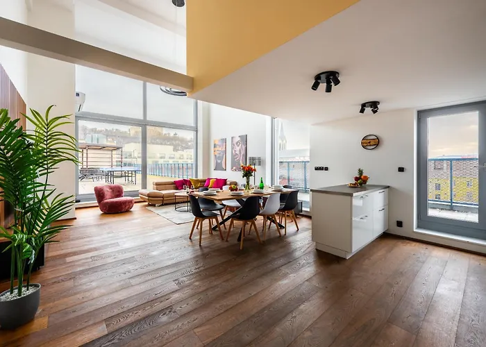 Premium Penthouse With Terrace In براغ
